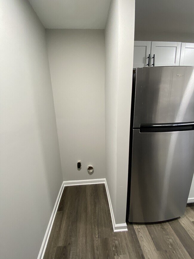 Building Photo - 3223 Alpine Ave