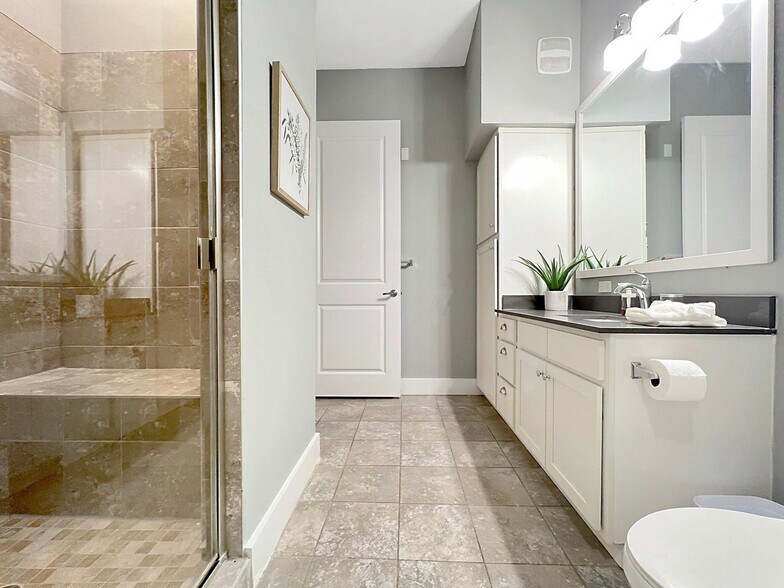 Building Photo - 4310 W Spruce St