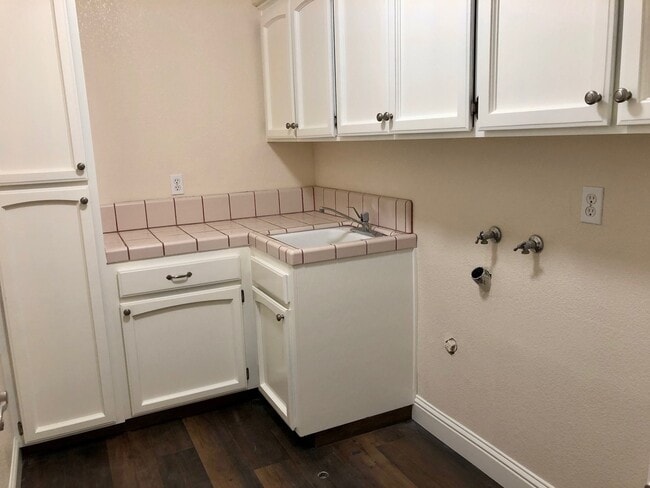 Building Photo - $2,950 Alluvial & Cedar, 4 Bedroom - N. Wo...