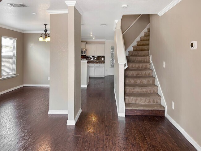 Building Photo - Spacious 5-Bedroom Retreat with Oversized Primary Suite in Converse