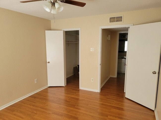 Building Photo - 6606 De Moss Dr