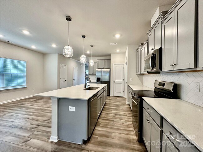 Building Photo - 389 Runner Stone Ln