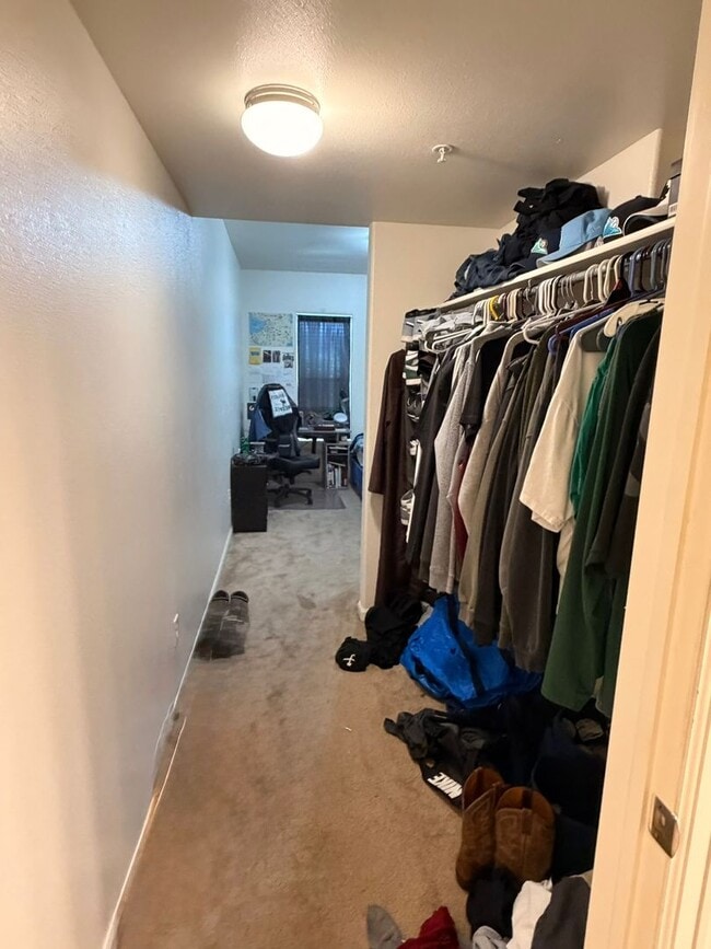 Building Photo - Awesome 2Bed 2Bath Condo Small Dog Considered!!!