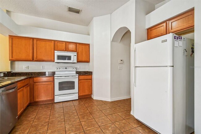 Building Photo - 7956 Carriage Pointe Dr