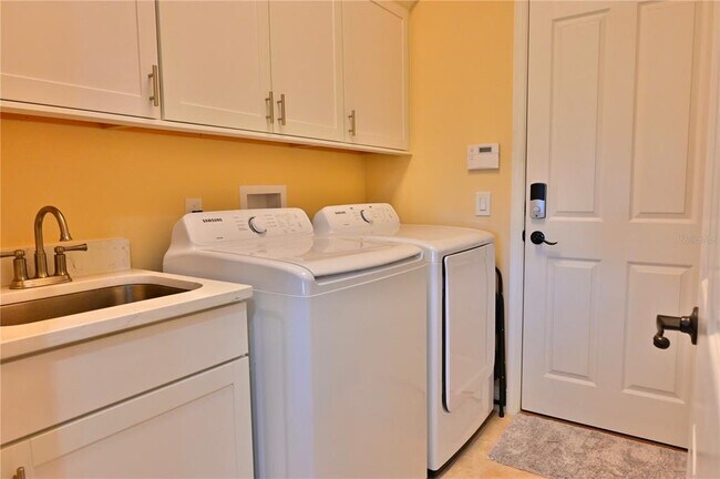 Building Photo - 3813 Golden Knot Dr