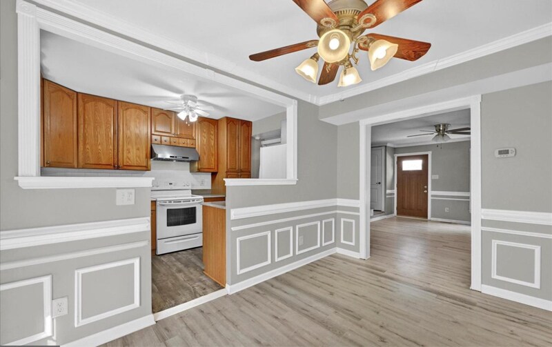 Building Photo - 3449 Santee Rd