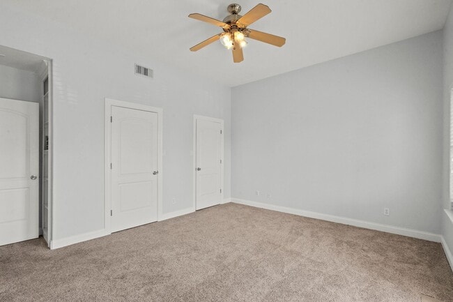 Building Photo - Waterfront Living at Its Best – For Rent o...