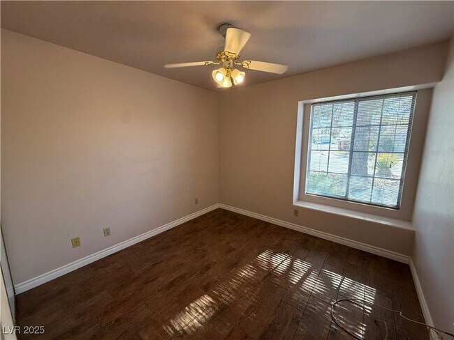 Building Photo - 4342 Valley Sage Dr