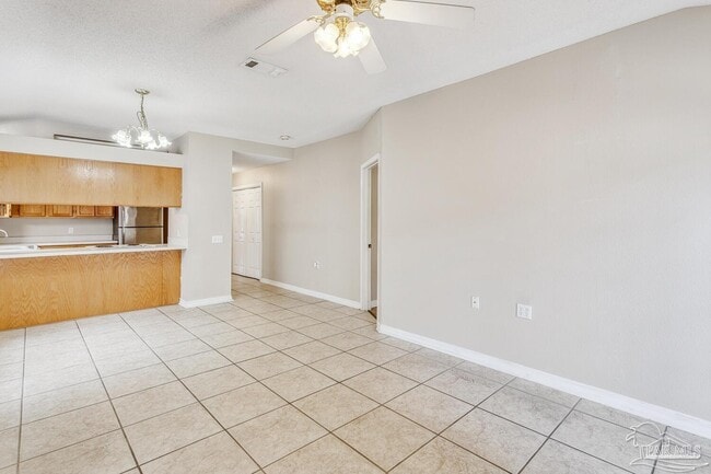 Building Photo - 138 Wildflower Ln