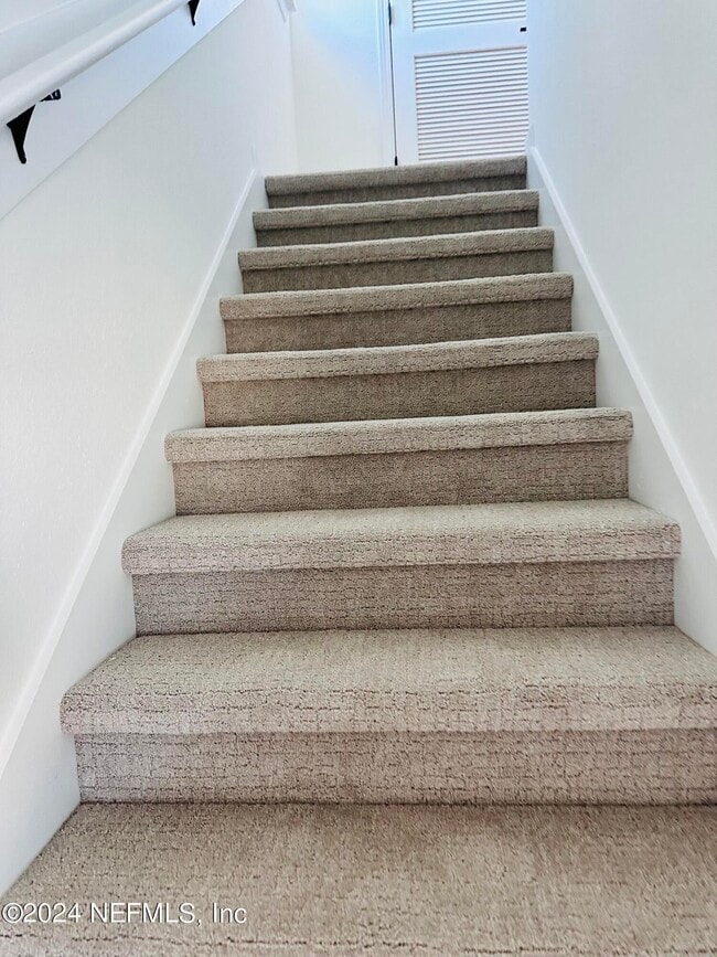 Building Photo - 18 Mellowood Ln