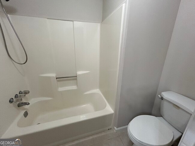 Building Photo - 240 White Pines Dr