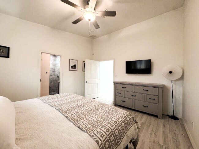 Building Photo - "Spacious 4-Bedroom, 2-Bathroom home in Prime Yuma!"