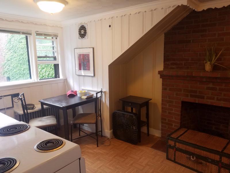 Building Photo - 16 Pinckney St