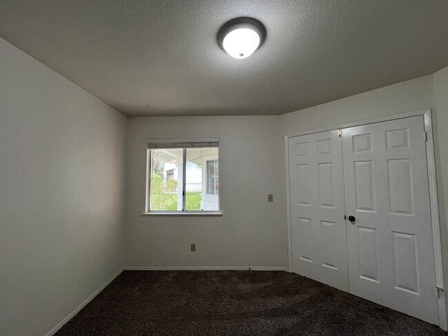 Building Photo - **PENDING**