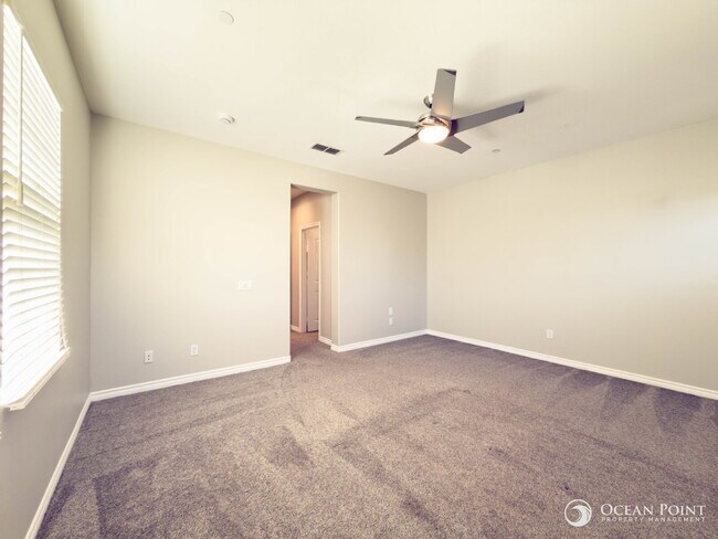 Building Photo - 3 Bedroom Condo for Rent in Ventura!
