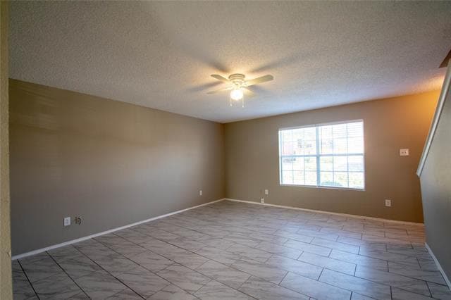 Building Photo - 2703 Clayton Oaks Dr