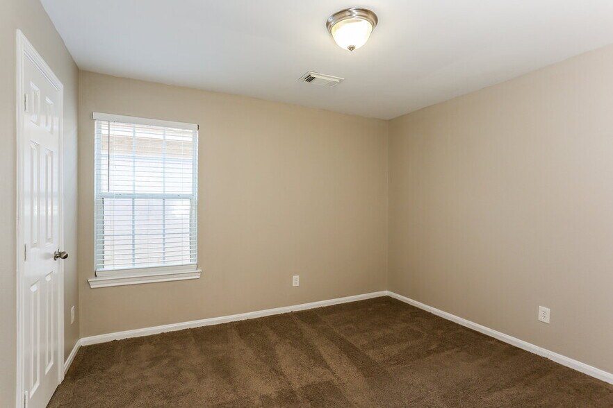 Building Photo - 4946 S Cancun