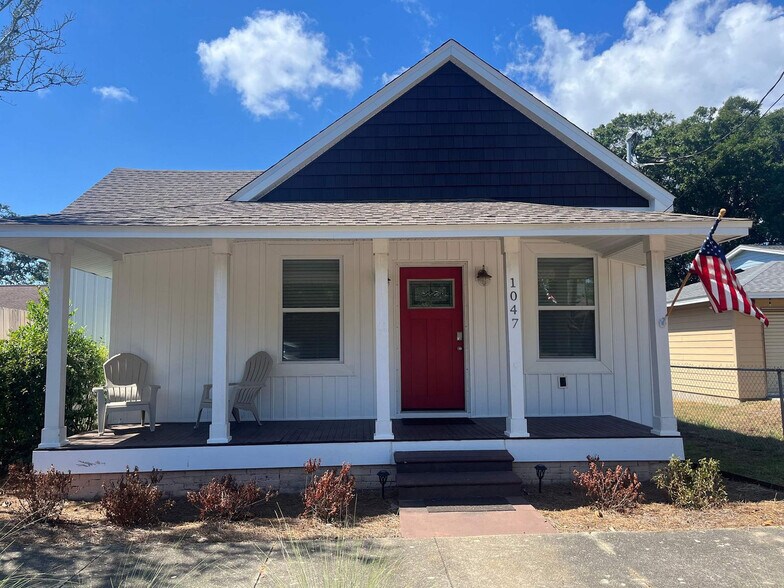 Building Photo - 1047 N 10th Ave