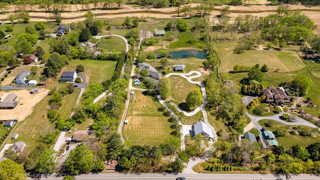 Building Photo - 800 Cane Creek Rd