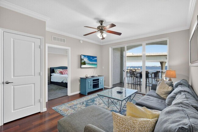 Building Photo - 415 NW Flagler Ave