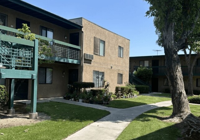Building Photo - Rosewood Park Senior Apts