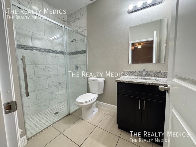 Building Photo - 765 Platypus Ct