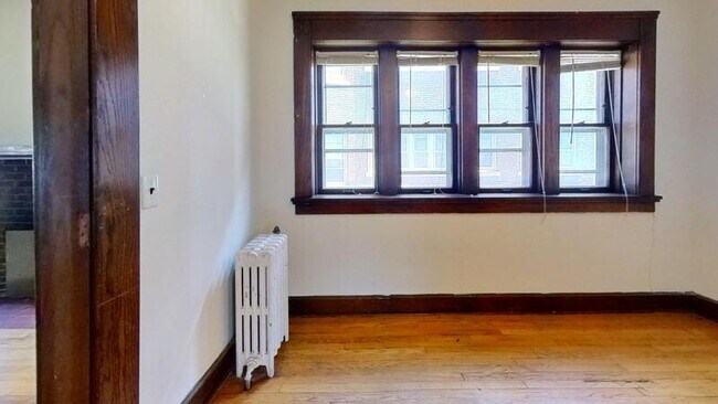 Building Photo - 111 E Gorham St