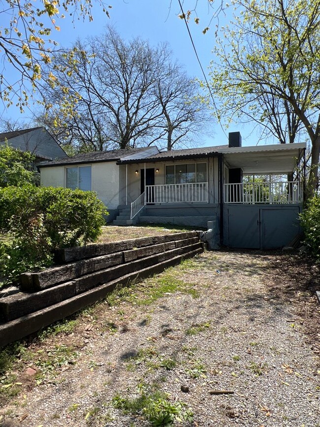 Building Photo - Three Bedroom Ranch with Covered Patio and...