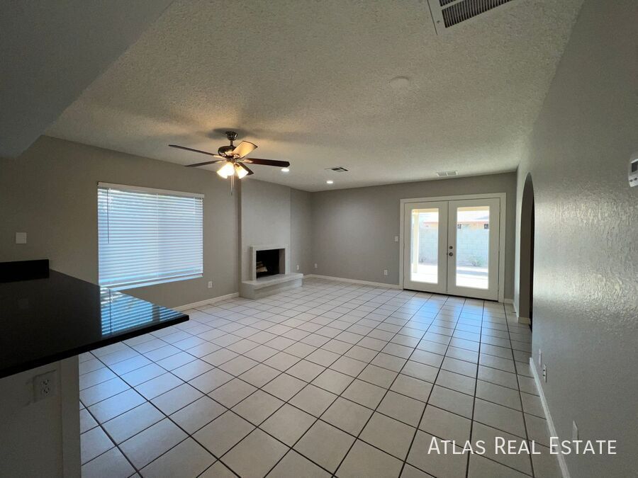 Building Photo - 4145 W Bluefield Ave