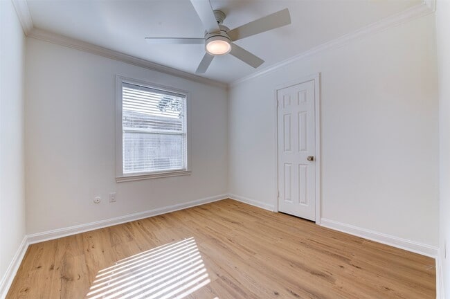 Building Photo - 1806 Gardenia Dr