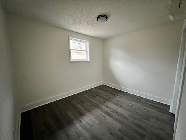 Building Photo - Newly renovated 3bed/2bath in east ridge for Rent!