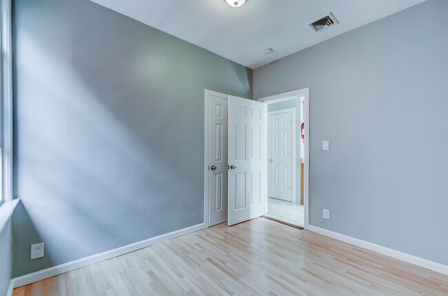 Building Photo - 98 Trask Ave