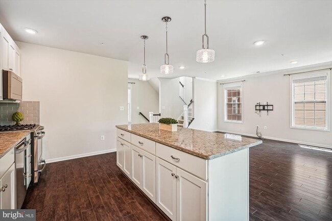 Building Photo - 23265 Milltown Knoll Square