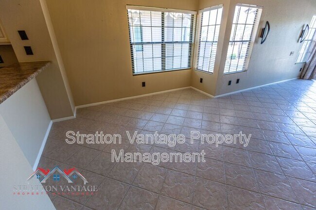 Building Photo - 10015 E Mountain View Rd