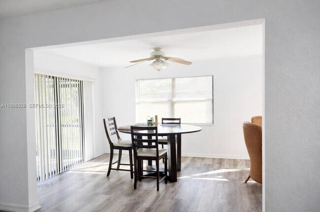 Building Photo - 506 Corinne Dr