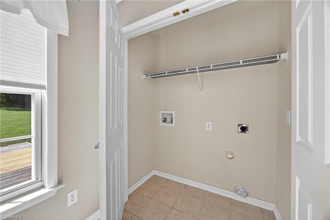 Building Photo - 4018 Berkshire Ct
