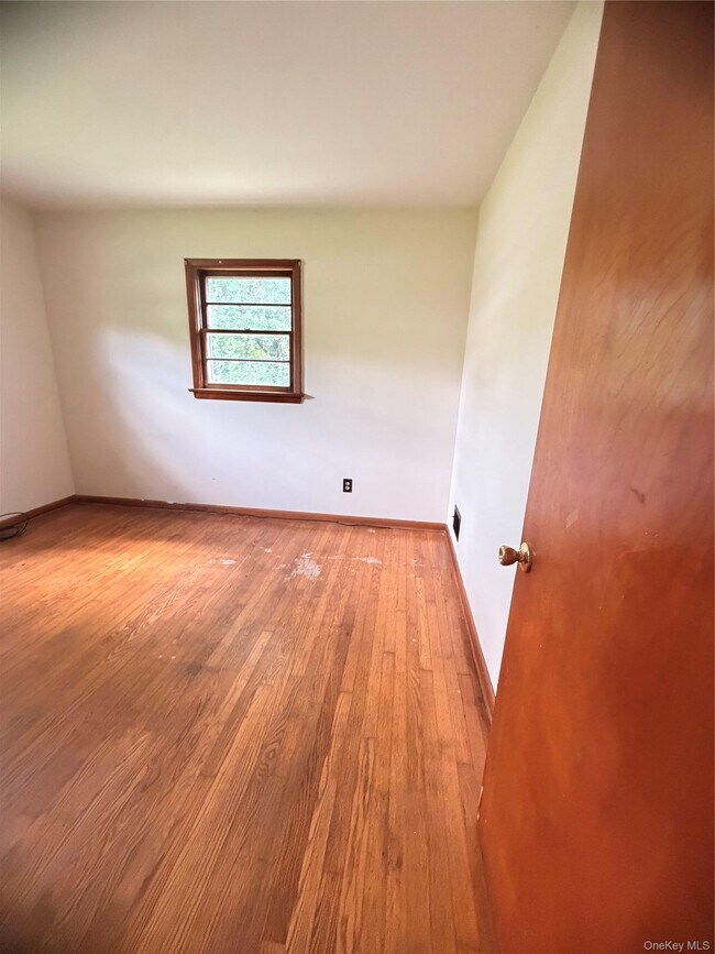 Building Photo - 571 Temple Hill Rd