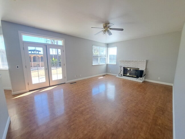 Building Photo - Expansive Oasis with a Guest House, Pool, ...