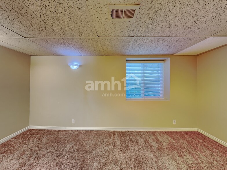 Building Photo - 4342 S Jocelyn Way