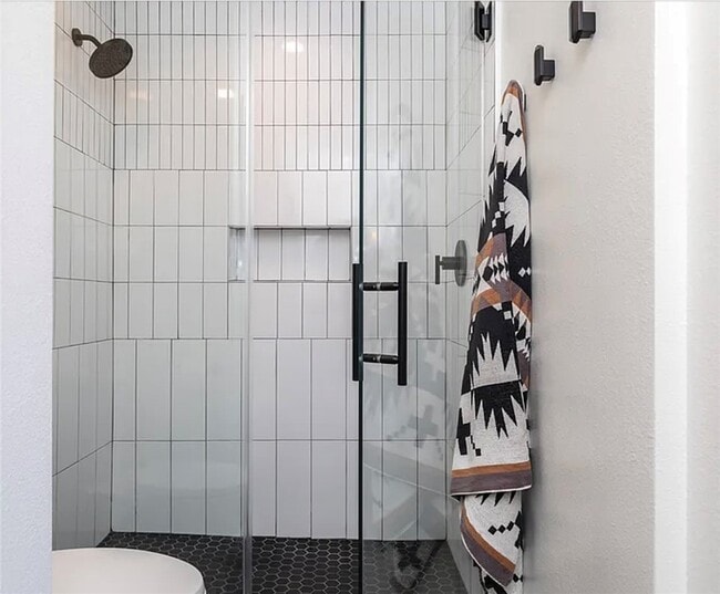 Building Photo - 2480 Penmar Ave