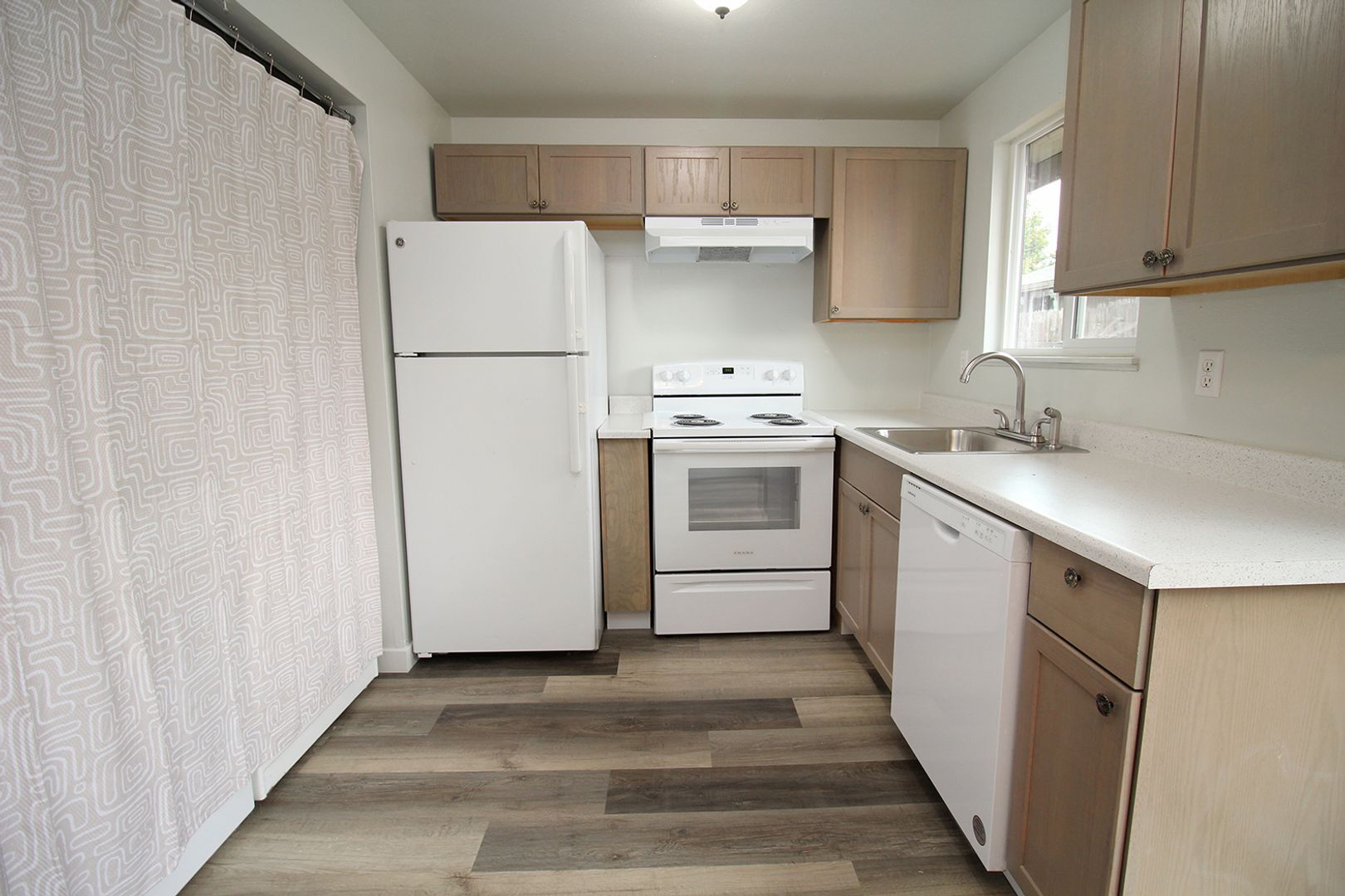 Building Photo - 7615-7615 N Curtis Ave