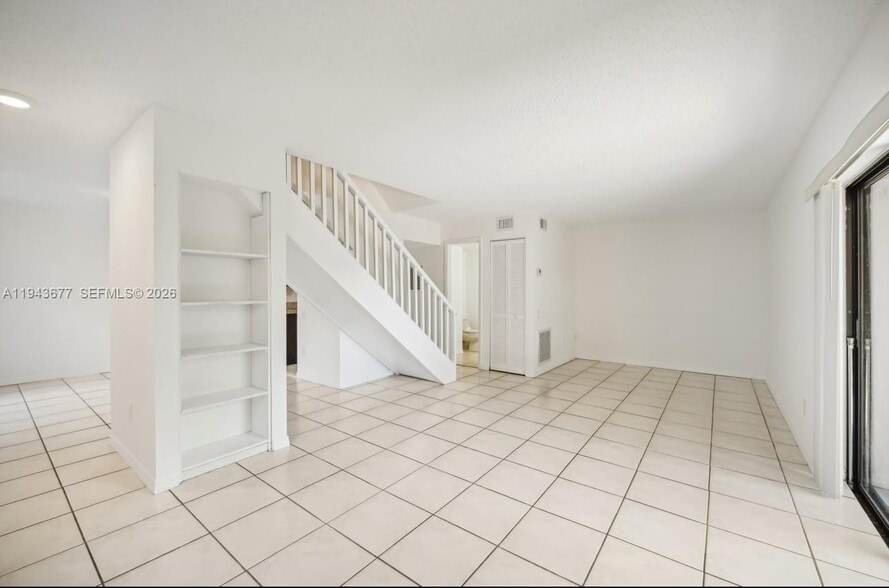 Building Photo - 7024 SW 114th Pl