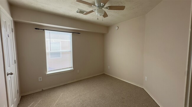 Building Photo - 25235 Boulder Bend Ln