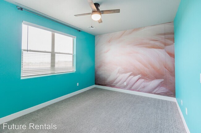 Building Photo - 5 br, 2.5 bath House - 1065 Datura