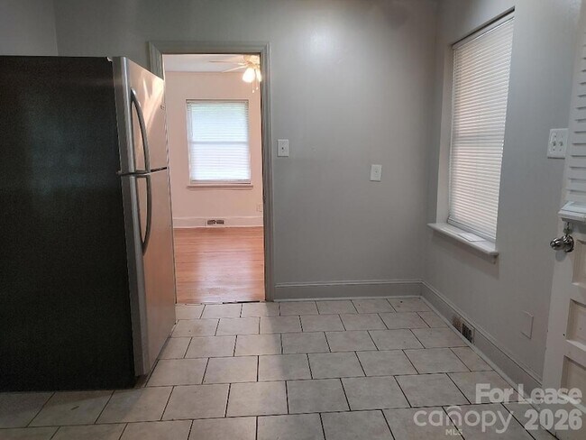 Building Photo - 750 Brockbank Rd