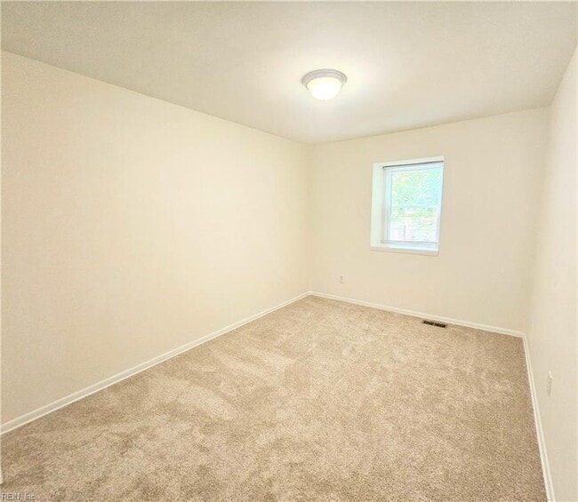 Building Photo - 5643 Dodington Ct