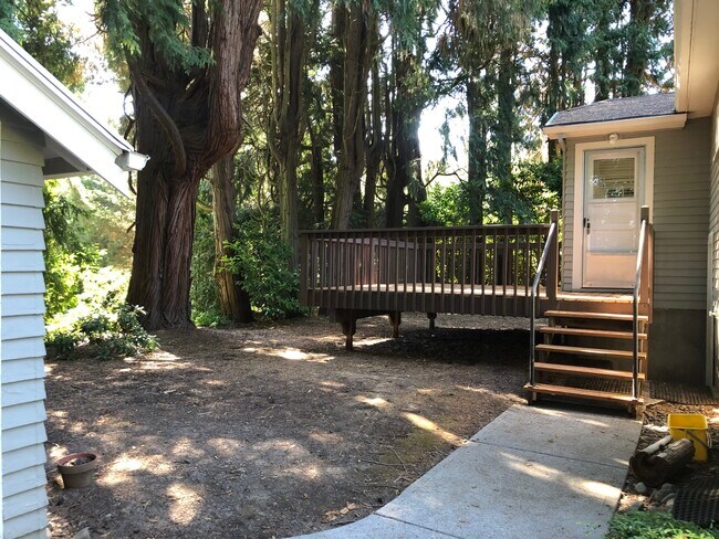Building Photo - 8528 SW 35th Ave