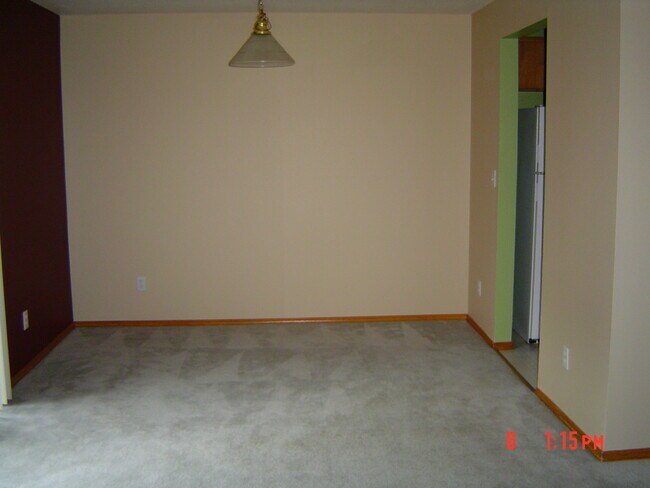 Building Photo - 3935 SW Pinewood Way