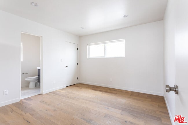 Building Photo - 3615 1/2 Bellevue Ave