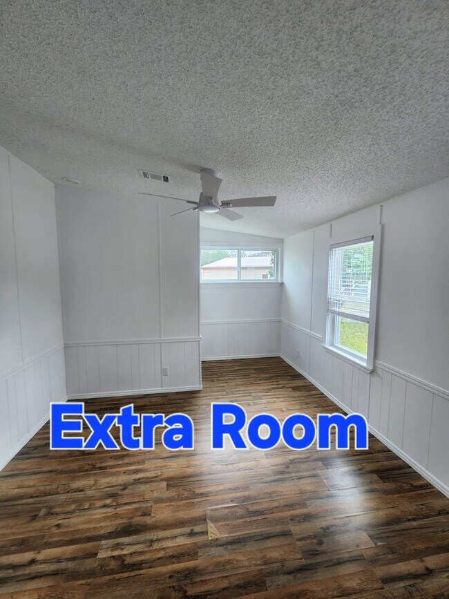 Building Photo - 10322 Andre Blvd